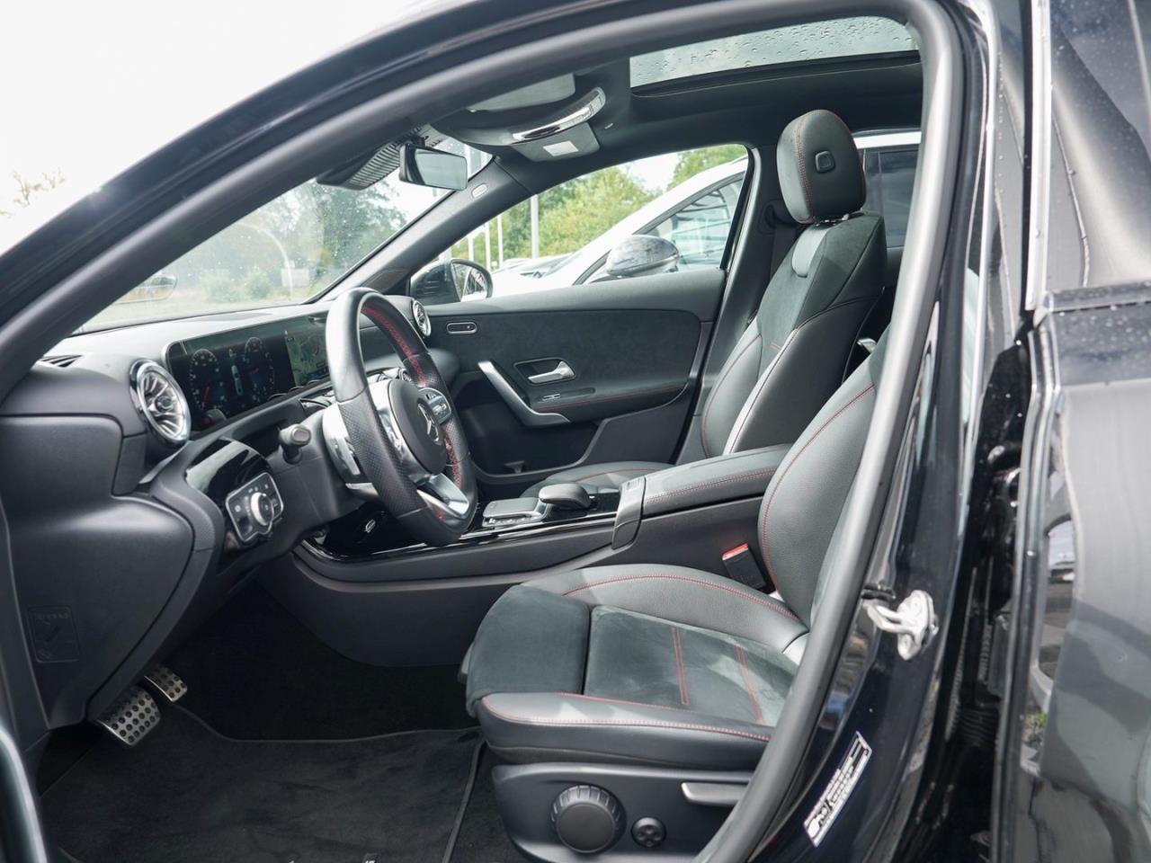 Mercedes-Benz A 200 Limousine AMG Night Distronic Panorama AHK