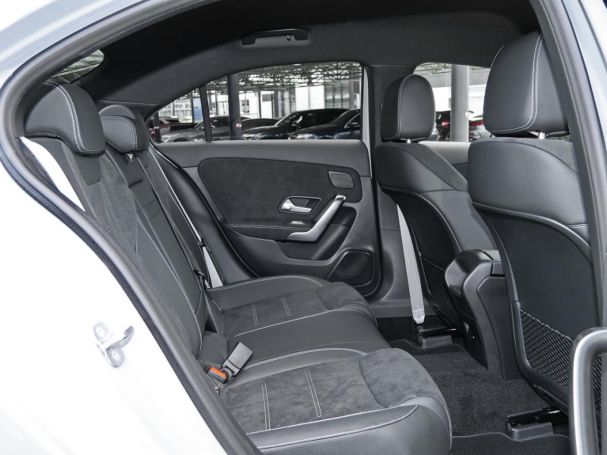 Mercedes-Benz A 200 Limousine AMG Night Standhzg Distronic AHK