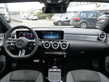 Mercedes-Benz A 200 Limousine AMG Night Standhzg Distronic AHK