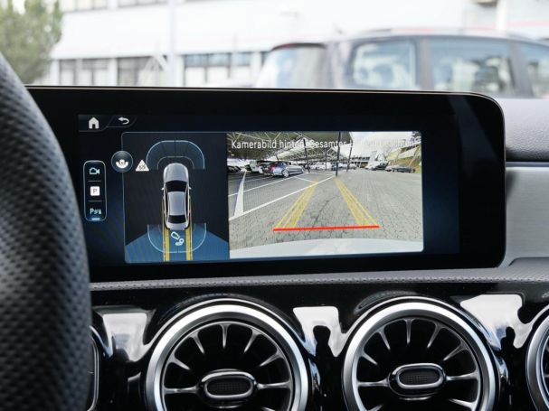 Mercedes-Benz A 200 Limousine AMG Night Standhzg Distronic AHK