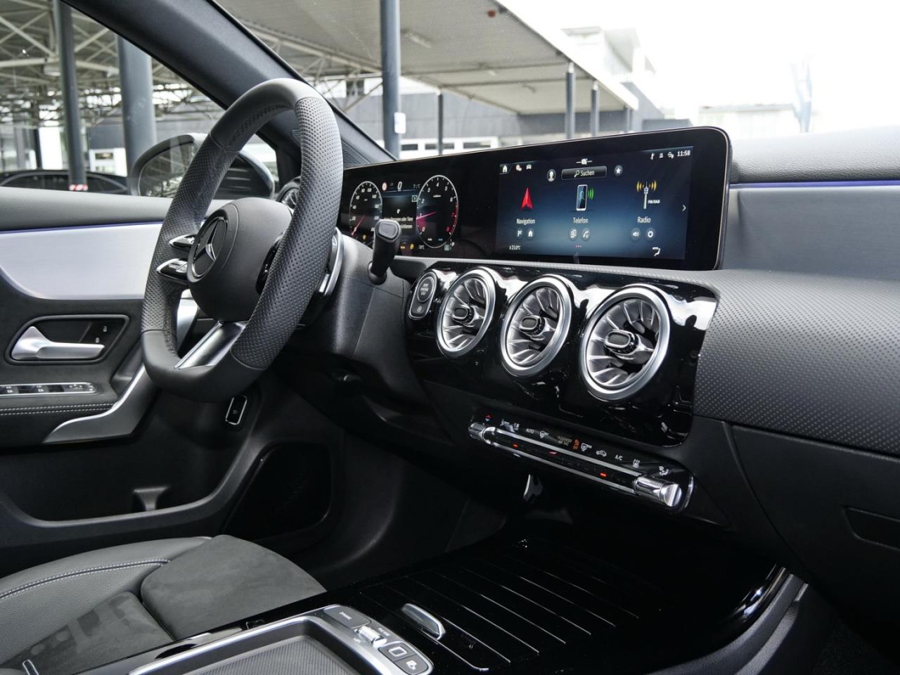 Mercedes-Benz A 200 Limousine AMG Night Standhzg Distronic AHK