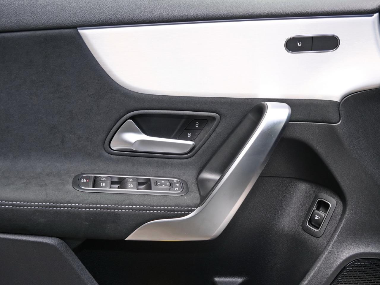 Mercedes-Benz A 200 Limousine AMG Night Standhzg Distronic AHK