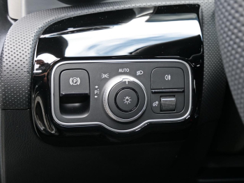 Mercedes-Benz A 200 Limousine AMG Night Standhzg Distronic AHK