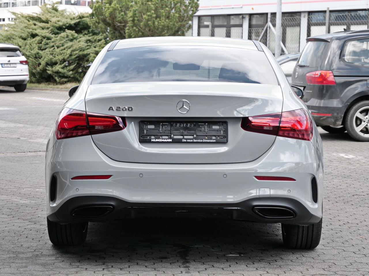 Mercedes-Benz A 200 Limousine AMG Night Standhzg Distronic AHK