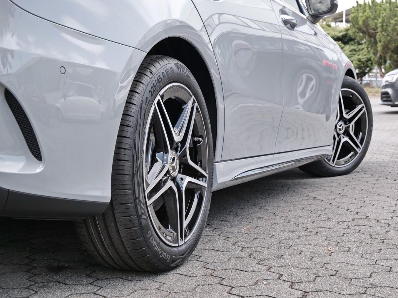 Mercedes-Benz A 200 Limousine AMG Night Standhzg Distronic AHK