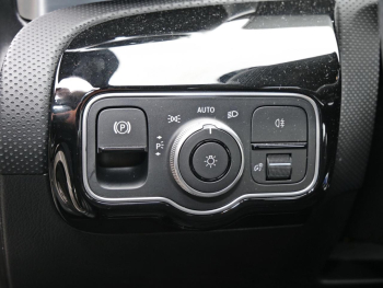 Mercedes-Benz A 220 d Limousine AMG MBUX Navi-Prem. Kamera SHZ