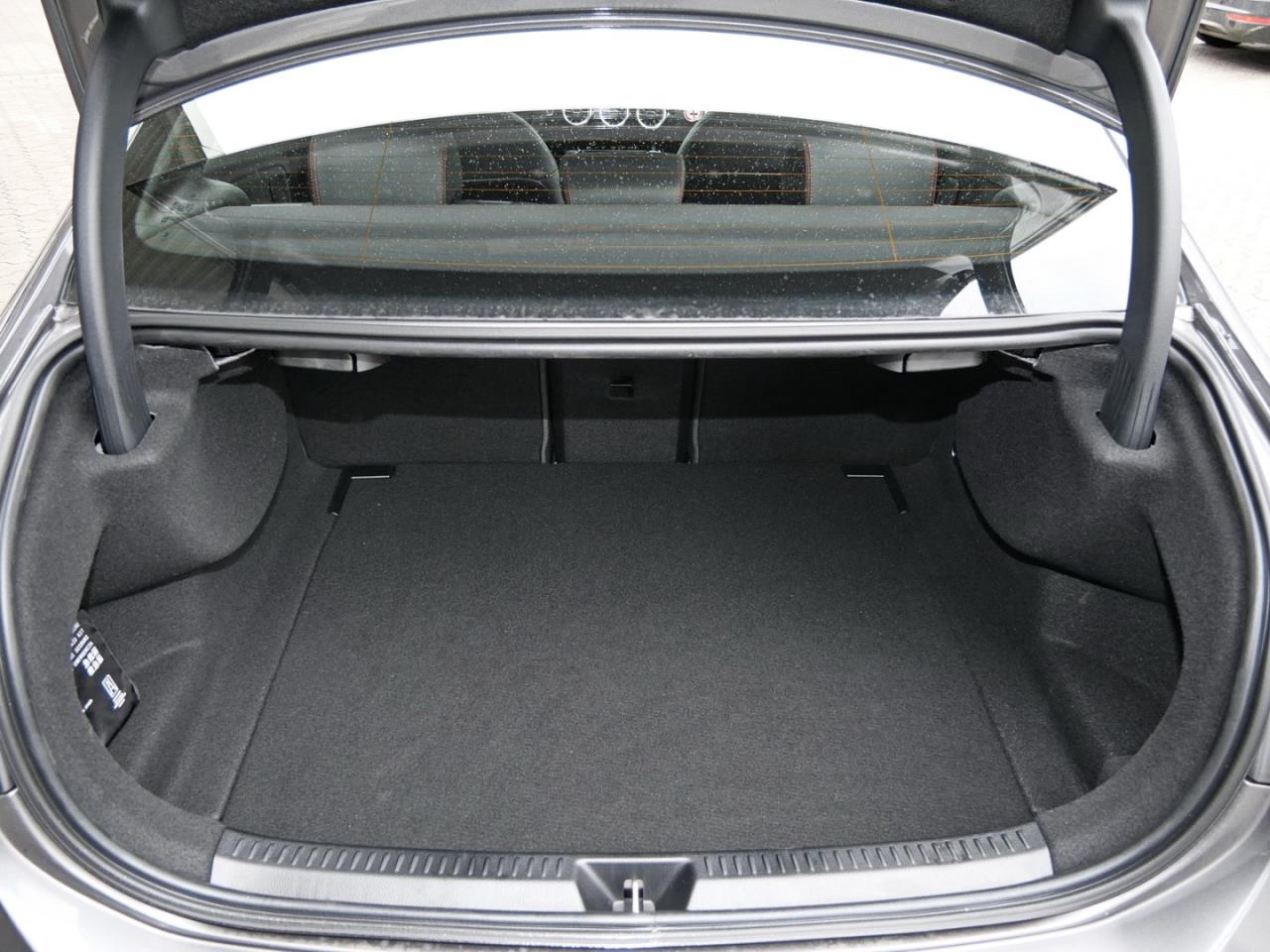 Mercedes-Benz A 220 d Limousine AMG MBUX Navi-Prem. Kamera SHZ