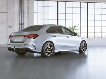 Mercedes-Benz A 250 e Limousine AMG Night Panorama 360° AHK
