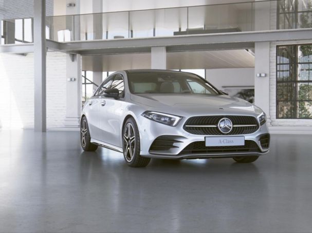 Mercedes-Benz A 250 e Limousine AMG Night Panorama 360° AHK