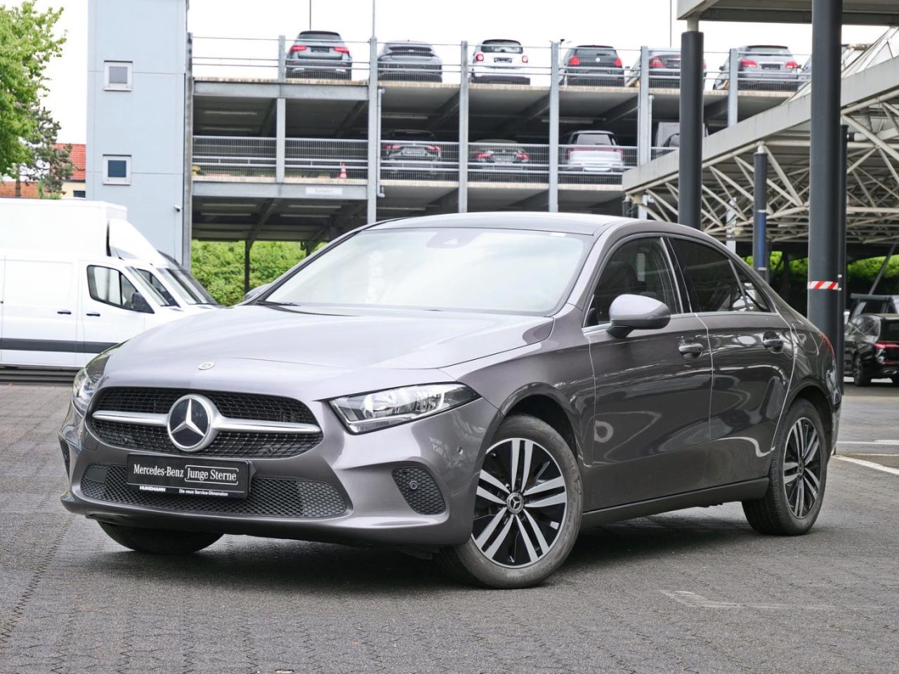 Mercedes-Benz A 250 e Limousine Style Panorama Kamera AHK
