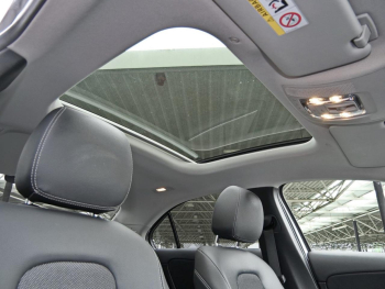 Mercedes-Benz A 250 e Limousine Style Panorama Kamera AHK