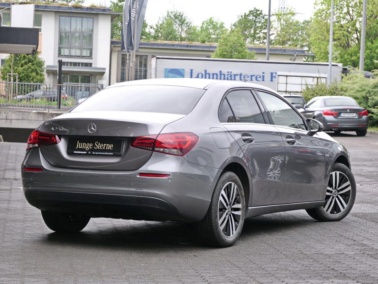 Mercedes-Benz A 250 e Limousine Style Panorama Kamera AHK