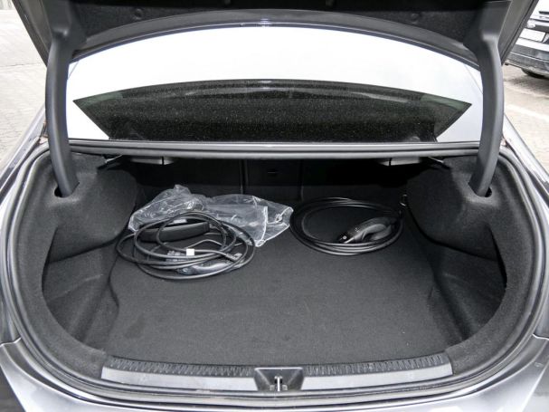 Mercedes-Benz A 250 e Limousine Style Panorama Kamera AHK