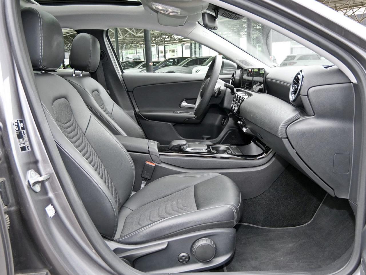 Mercedes-Benz A 250 e Limousine Style Panorama Kamera AHK