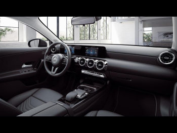 Mercedes-Benz A 250 e Limousine Style Panorama Kamera AHK