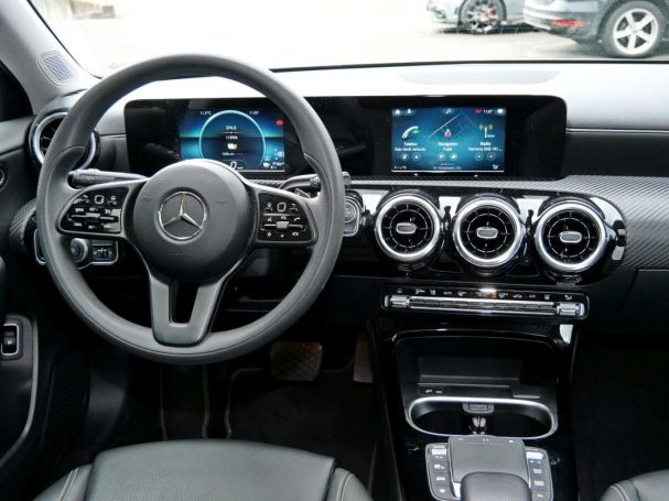 Mercedes-Benz A 250 e Limousine Style Panorama Kamera AHK
