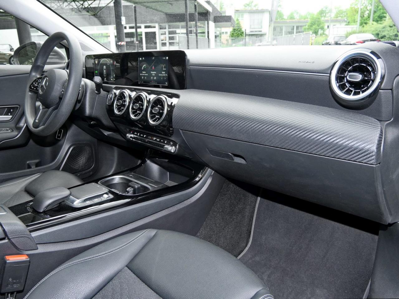 Mercedes-Benz A 250 e Limousine Style Panorama Kamera AHK