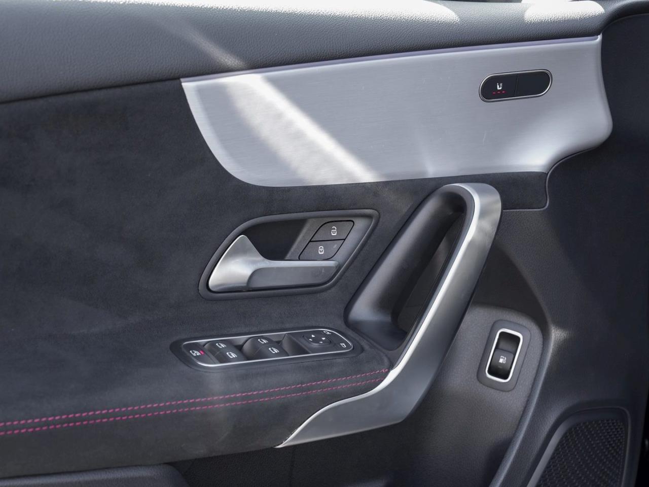 Mercedes-Benz A 250 e Limousine AMG Night MBUX Navi Kamera SHZ