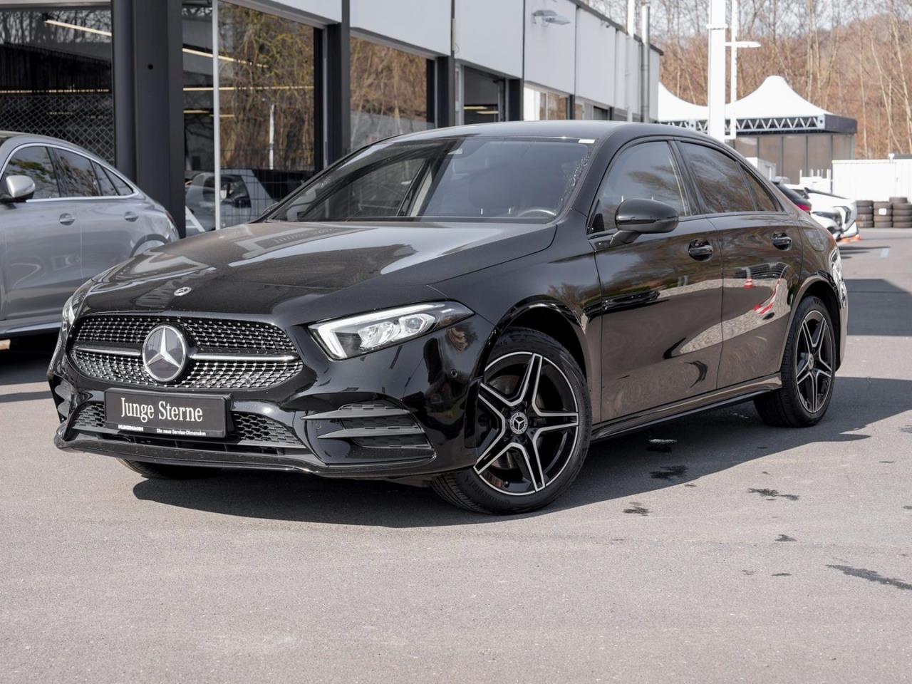 Mercedes-Benz A 250 e Limousine AMG Night MBUX Navi Kamera SHZ
