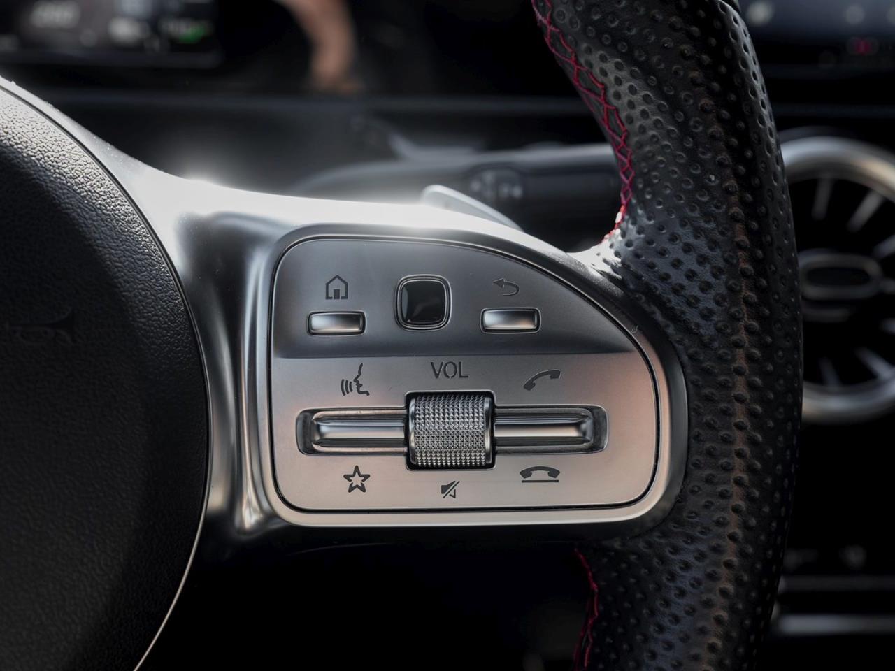 Mercedes-Benz A 250 e Limousine AMG Night MBUX Navi Kamera SHZ