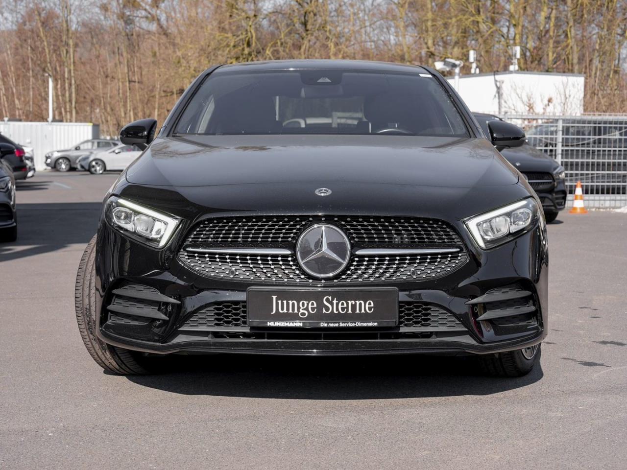 Mercedes-Benz A 250 e Limousine AMG Night MBUX Navi Kamera SHZ