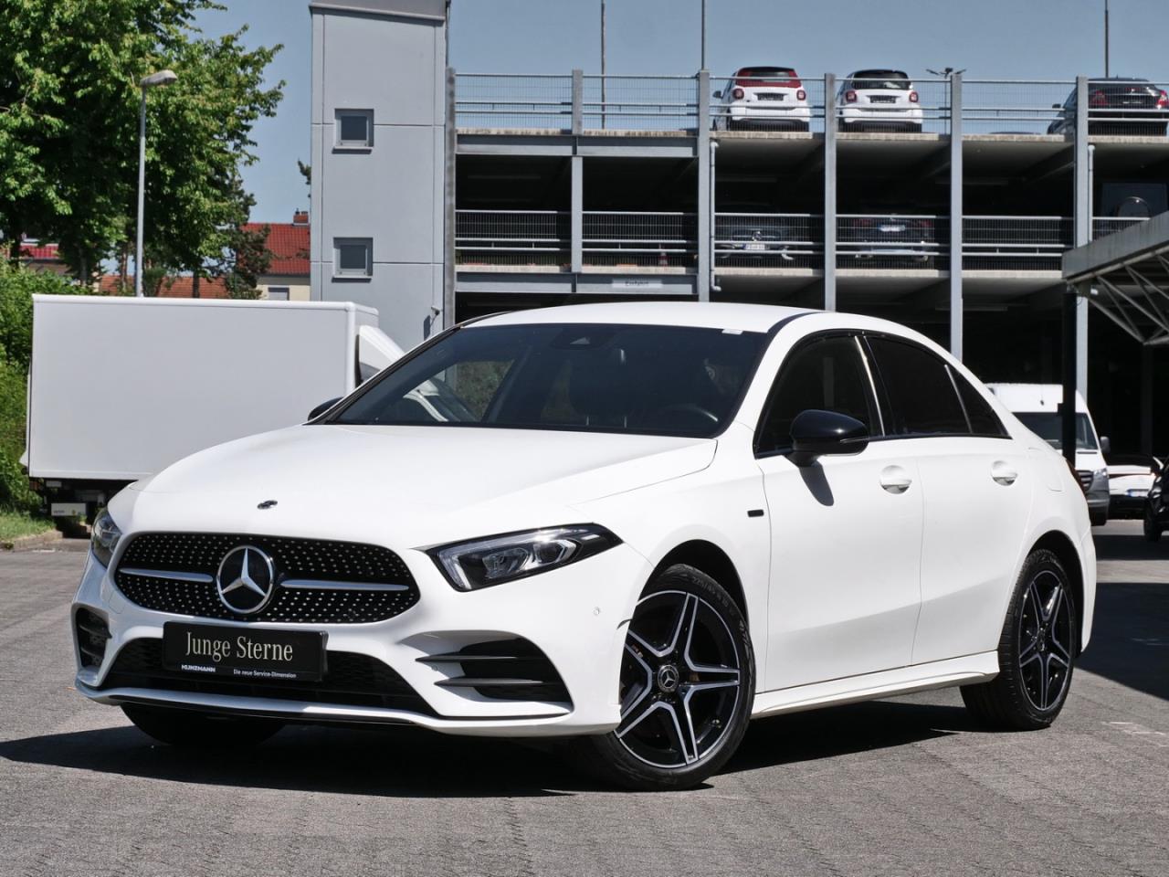 Mercedes-Benz A 250 e Limousine AMG Night MBUX Navi+ Spurhalte