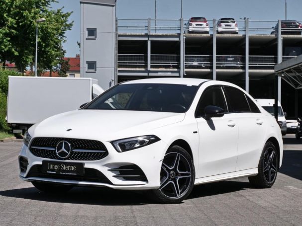 Mercedes-Benz A 250 e Limousine AMG Night MBUX Navi+ Spurhalte