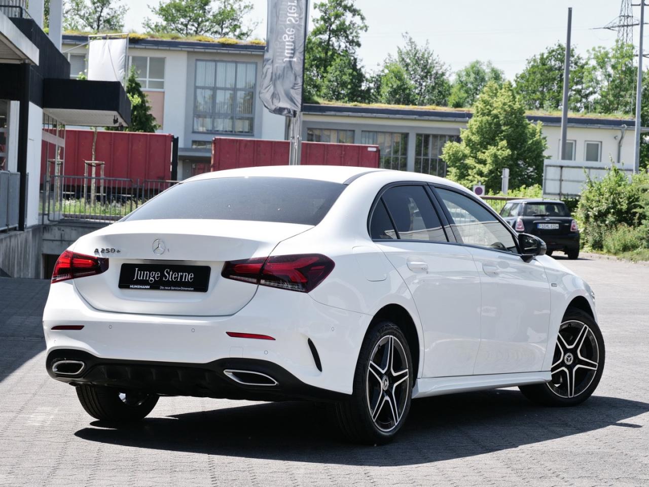 Mercedes-Benz A 250 e Limousine AMG Night MBUX Navi+ Spurhalte