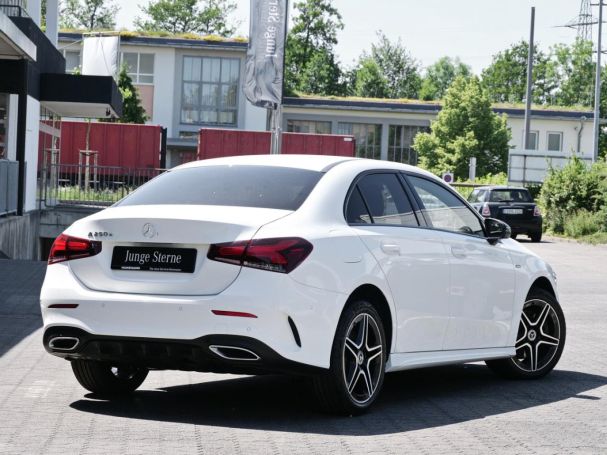 Mercedes-Benz A 250 e Limousine AMG Night MBUX Navi+ Spurhalte