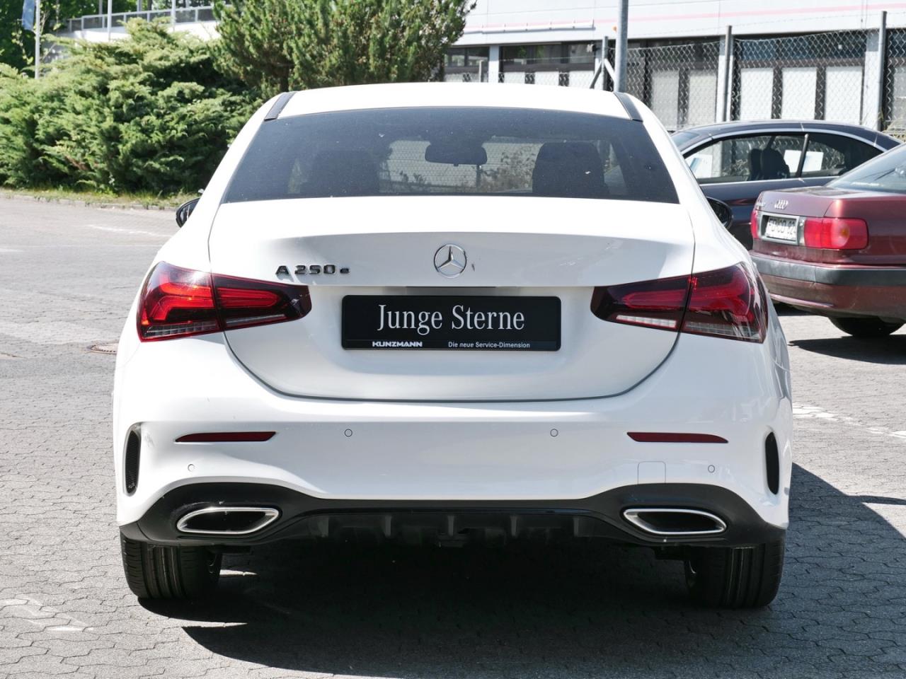 Mercedes-Benz A 250 e Limousine AMG Night MBUX Navi+ Spurhalte