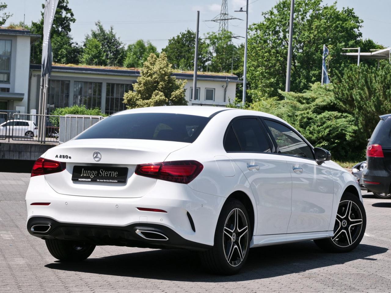 Mercedes-Benz A 250 e Limousine AMG Night Navi Spurhalte-Paket