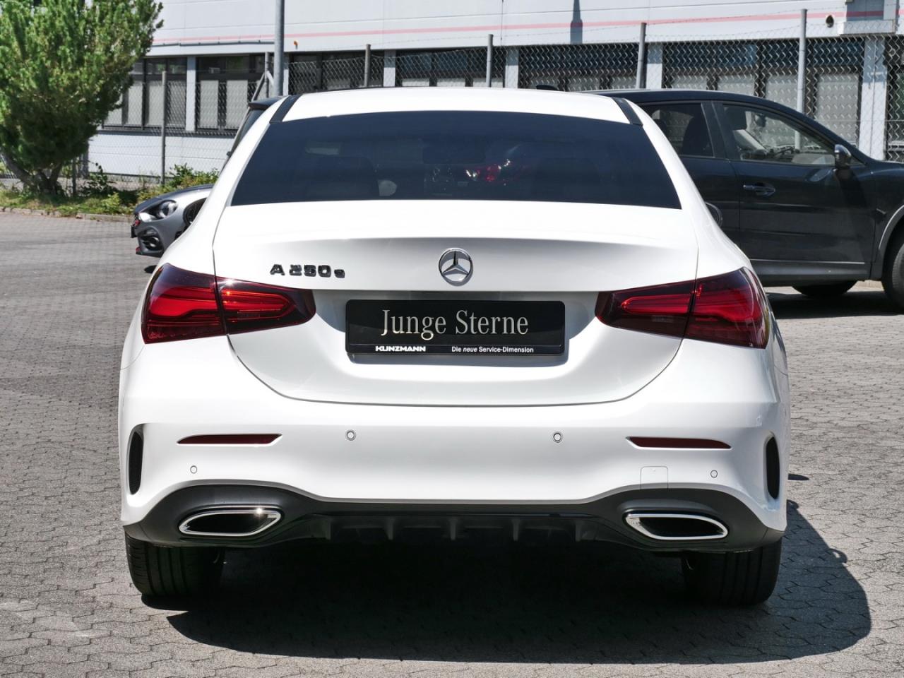 Mercedes-Benz A 250 e Limousine AMG Night Navi Spurhalte-Paket