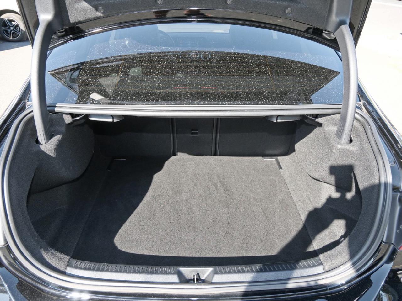 Mercedes-Benz A 250 Limousine Progressive Night 360° ParkA