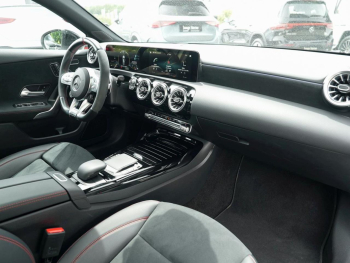 Mercedes-Benz A 35 AMG 4M Limousine Night Panorama Distronic