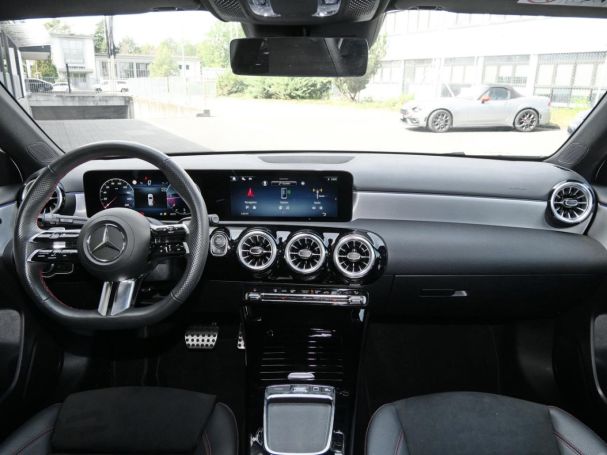 Mercedes-Benz A 180 d AMG Night Kamera SpurH ParkA Ambiente