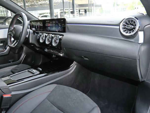 Mercedes-Benz A 180 d AMG Night Kamera SpurH ParkA Ambiente