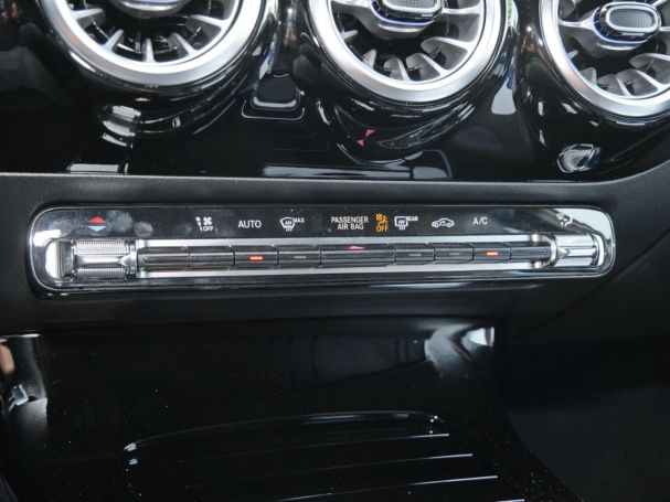 Mercedes-Benz A 180 d AMG Night Kamera SpurH ParkA Ambiente