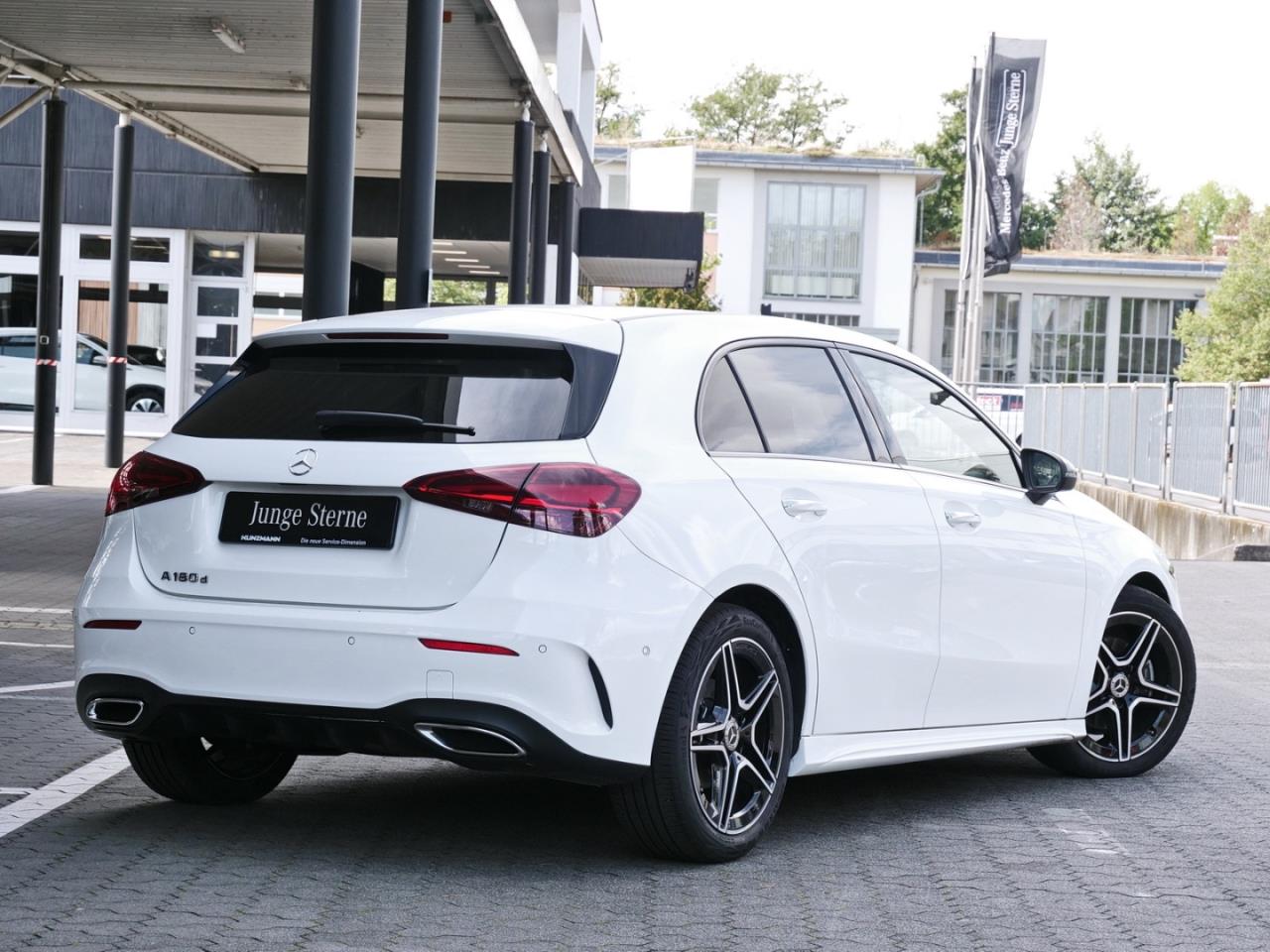 Mercedes-Benz A 180 d AMG Night Kamera SpurH ParkA Ambiente