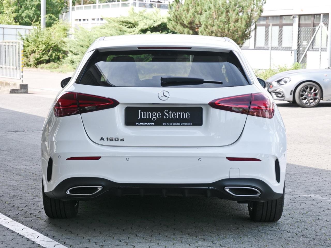 Mercedes-Benz A 180 d AMG Night Kamera SpurH ParkA Ambiente