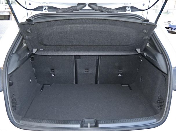 Mercedes-Benz A 180 d AMG Night Kamera SpurH ParkA Ambiente