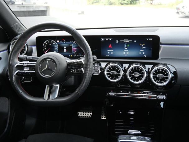 Mercedes-Benz A 180 d AMG Night Kamera SpurH ParkA Ambiente