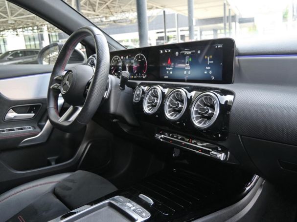 Mercedes-Benz A 180 d AMG Night Kamera SpurH ParkA Ambiente