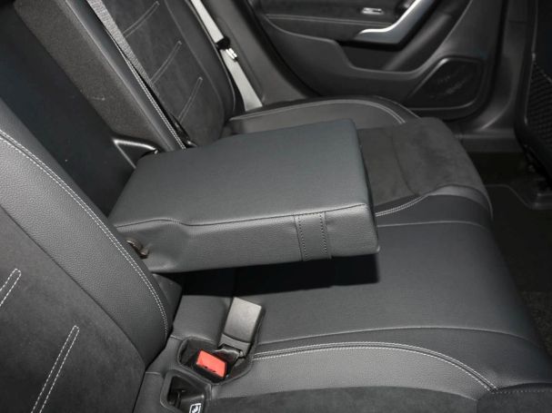 Mercedes-Benz A 180 Kompaktlimousine AMG Night Panorama Kamera