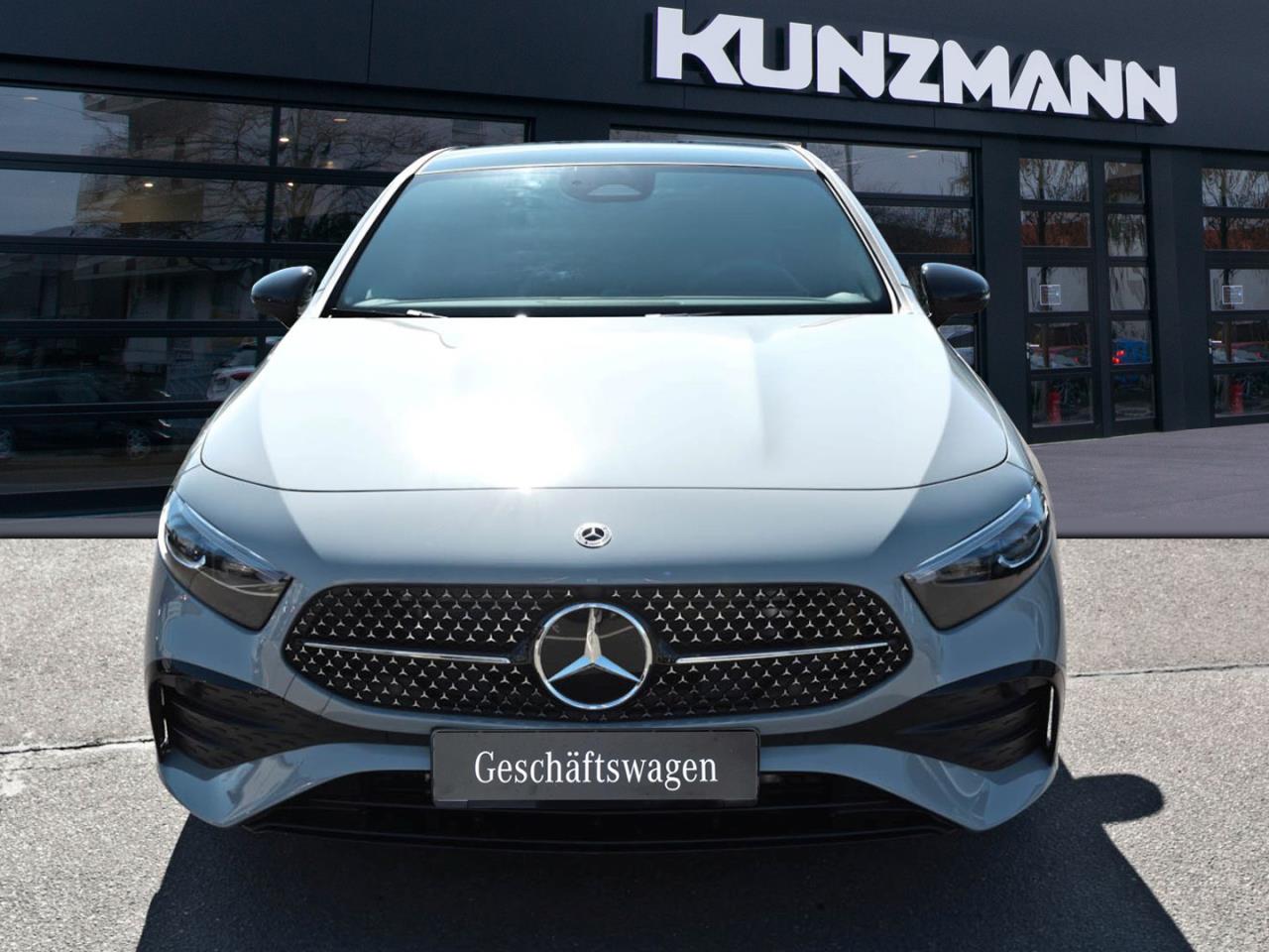 Mercedes-Benz A 180 Kompaktlimousine AMG Night Panorama Kamera