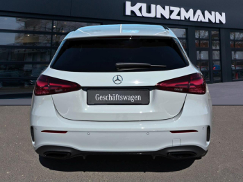 Mercedes-Benz A 180 Kompaktlimousine AMG Night Panorama Kamera