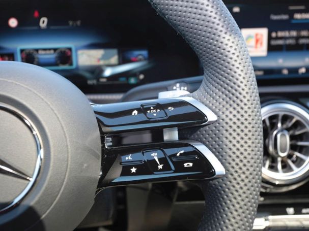 Mercedes-Benz A 180 Kompaktlimousine AMG Night Distronic AHK