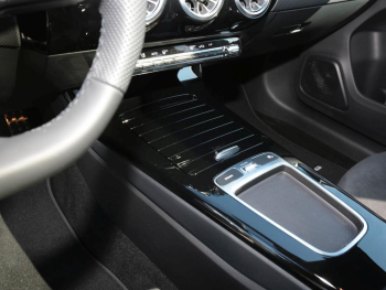 Mercedes-Benz A 180 Kompaktlimousine AMG Night Distronic AHK