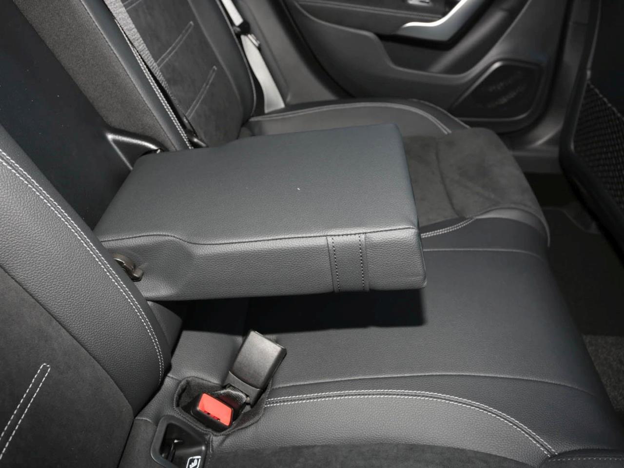 Mercedes-Benz A 180 Kompaktlimousine AMG Night Distronic AHK