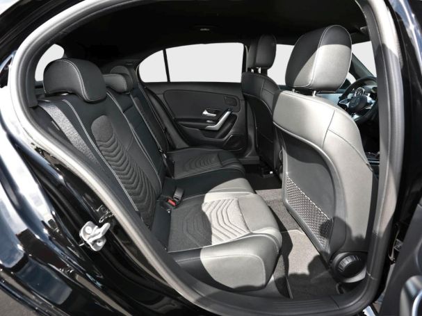 Mercedes-Benz A 180 Kompaktlimousine Progressive Distronic AHK