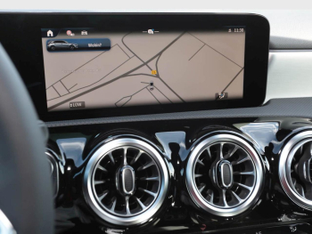 Mercedes-Benz A 180 Kompaktlimousine Progressive Distronic AHK